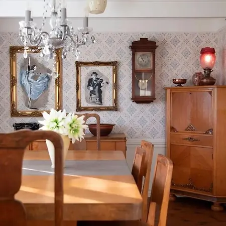 Koselig Gammelt Gardstun