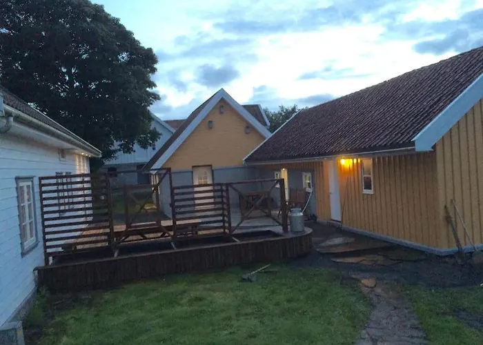 Koselig Gammelt Gardstun