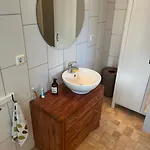 Koselig Gammelt Gardstun * Stavanger
